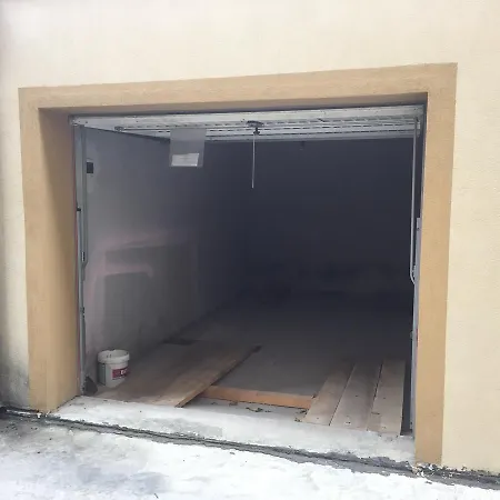 Pirotska Gn / Free Garage Apartment